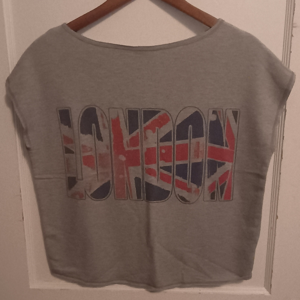 Forever 21 Gray London Flag Graphic Tee